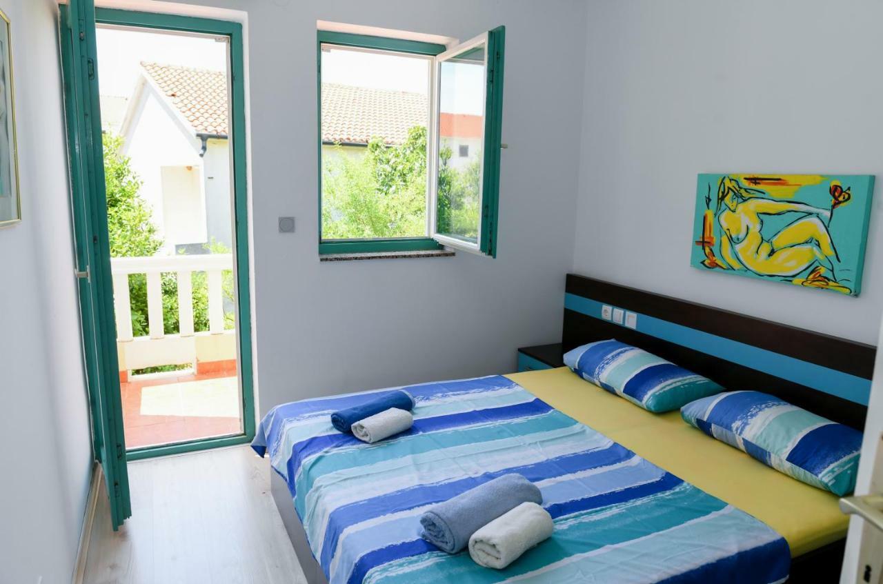 Apartments Dvori Novalja Luaran gambar